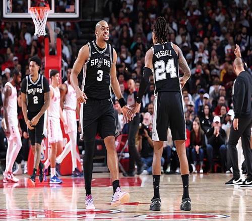 NBA,布朗断球助,攻霍福德空,博鱼体育官网,博鱼体育app,博鱼体育APP下载